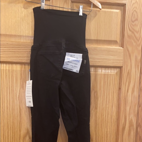 MATERNITY RE:DENIM ANKLE SKINNY WITH BELLYBAND IN BLACK - Picture 5 of 12